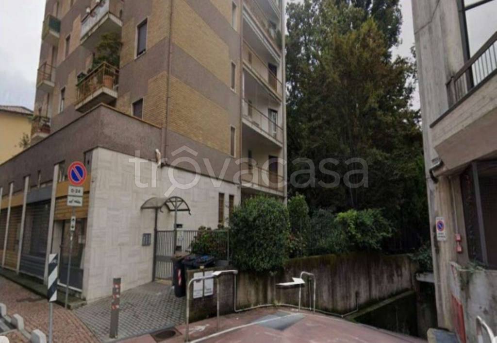 appartamento in vendita a Varese in zona Biumo