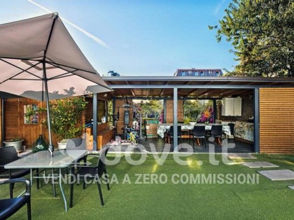 casa indipendente in vendita a Varese in zona Giubiano