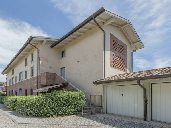 appartamento in vendita a Varese in zona Giubiano