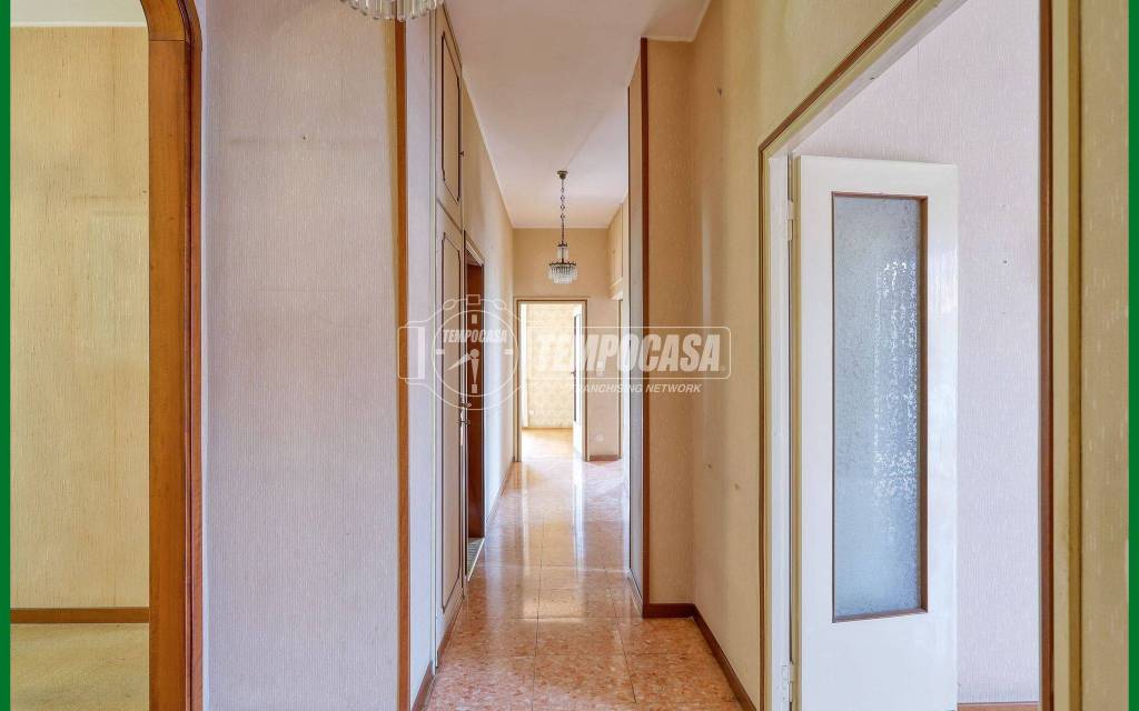 appartamento in vendita a Varese in zona Centro Città
