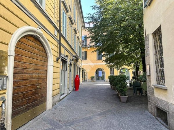 appartamento in vendita a Varese in zona Centro Città