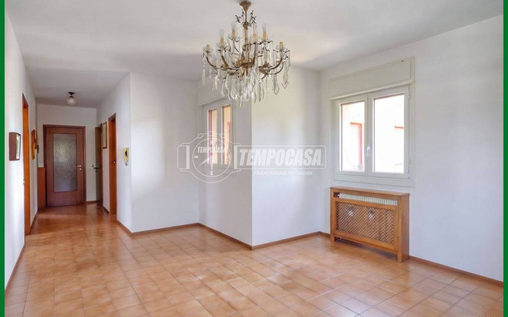 appartamento in vendita a Varese in zona Viale Borri