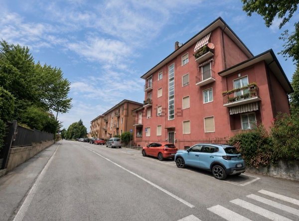 appartamento in vendita a Varese in zona Giubiano