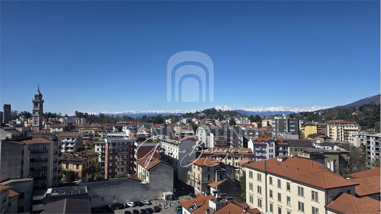 appartamento in vendita a Varese in zona Centro Città