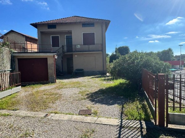 casa indipendente in vendita a Varese in zona Bizzozero