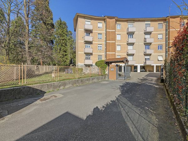 appartamento in vendita a Varese in zona Ippodromo