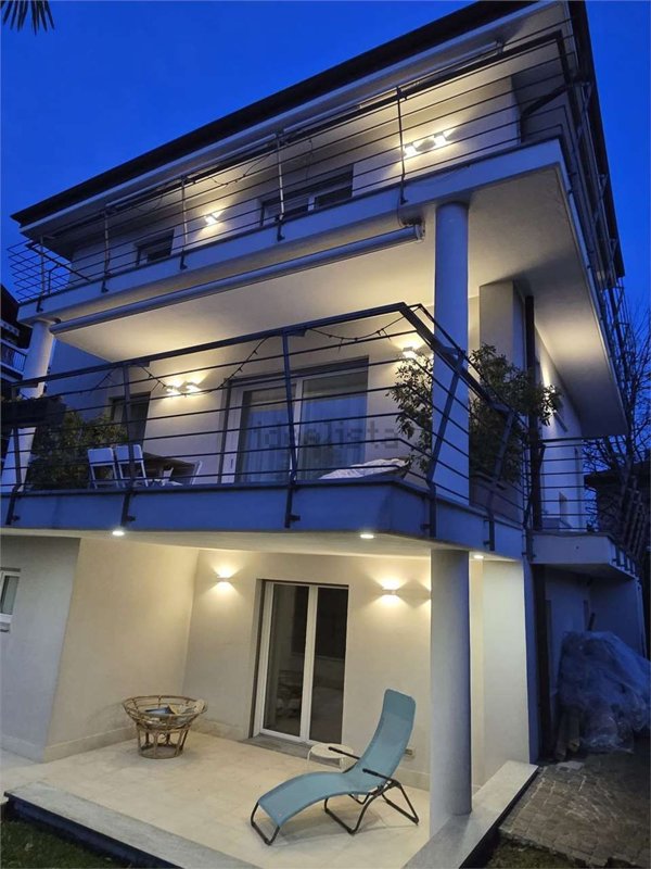 casa indipendente in vendita a Varese in zona Giubiano