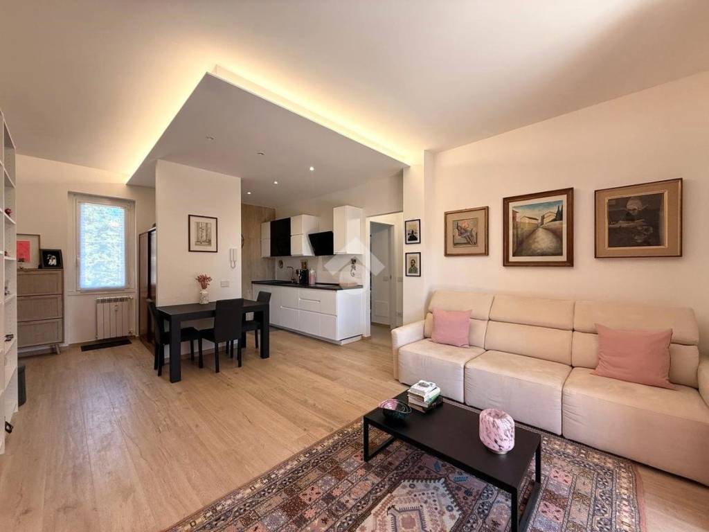 appartamento in vendita a Varese in zona Avigno