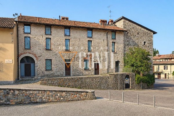 appartamento in vendita a Varese in zona Masnago