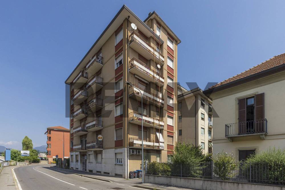 appartamento in vendita a Varese in zona Giubiano