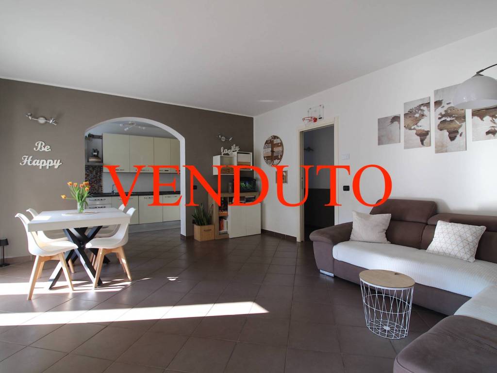 appartamento in vendita a Varese in zona Biumo