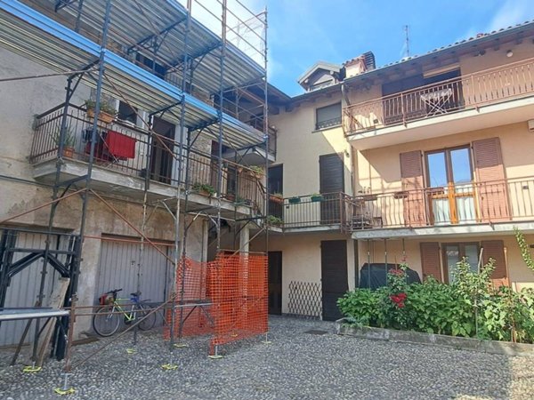 appartamento in vendita a Varese in zona Brunella