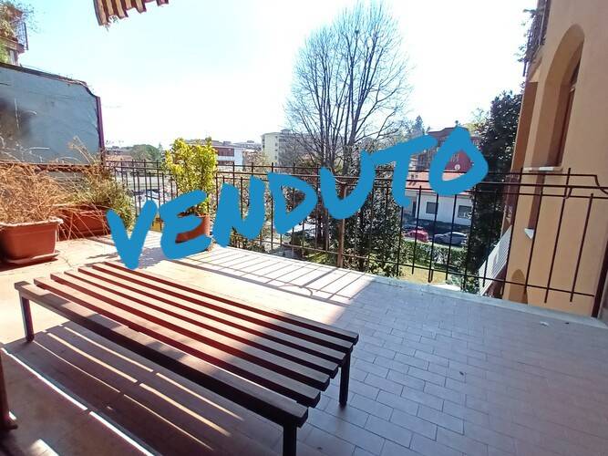 appartamento in vendita a Varese in zona Brunella