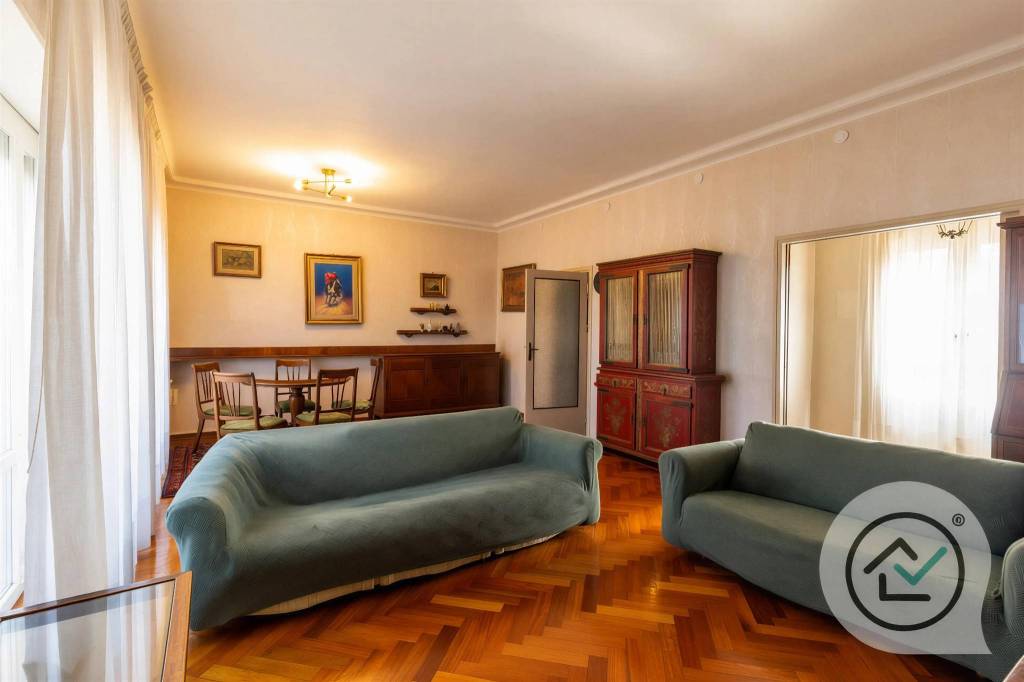 appartamento in vendita a Varese in zona Centro Città