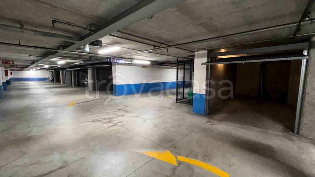 box auto in vendita a Varese in zona Centro Città