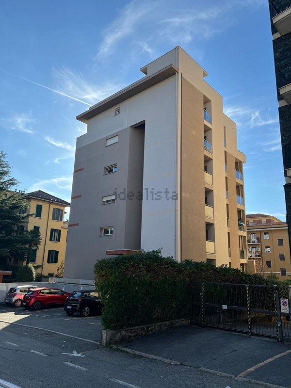 appartamento in vendita a Varese in zona Giubiano