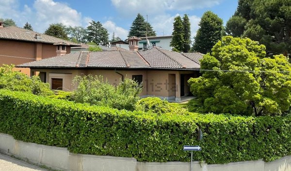 casa indipendente in vendita a Varese in zona Masnago