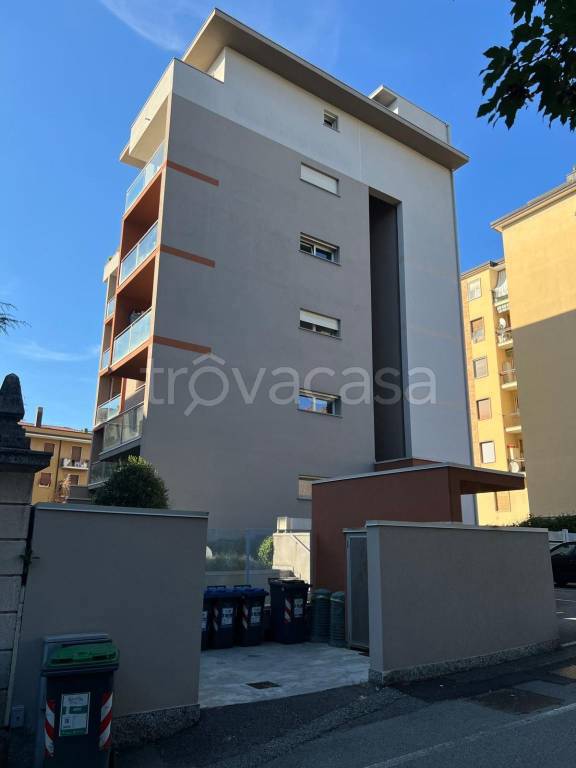 appartamento in vendita a Varese in zona Giubiano
