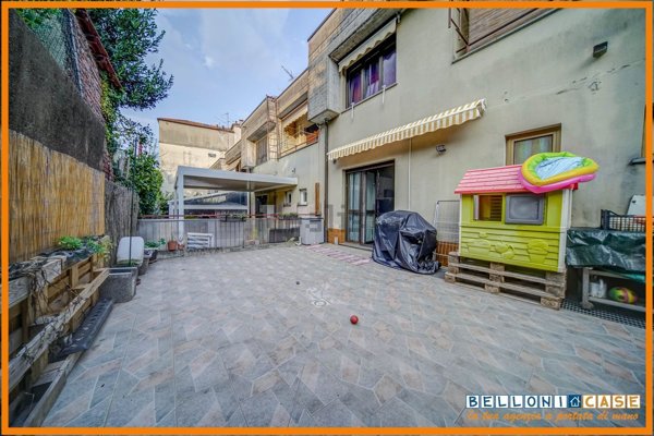 casa indipendente in vendita a Varese in zona Giubiano