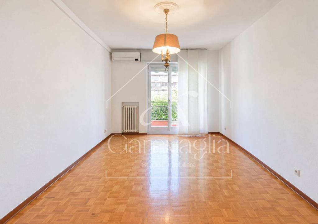 appartamento in vendita a Varese in zona Brunella