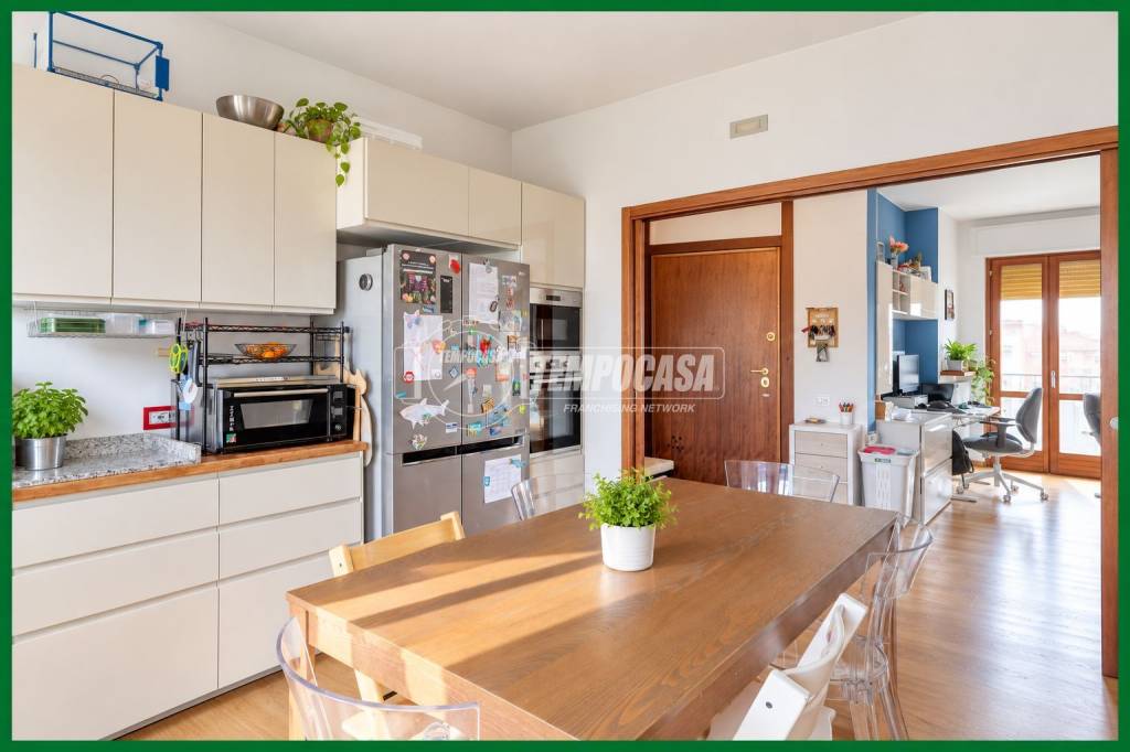appartamento in vendita a Varese in zona Centro Città