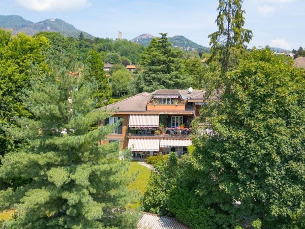 appartamento in vendita a Varese in zona Avigno