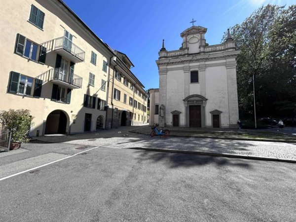 ufficio in vendita a Varese in zona Centro Città