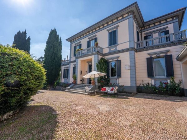casa indipendente in vendita a Varese in zona Centro Città