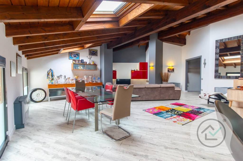 appartamento in vendita a Varese in zona Centro Città