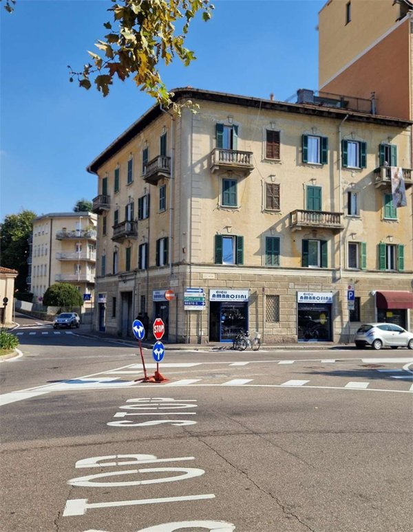 appartamento in vendita a Varese in zona Centro Città