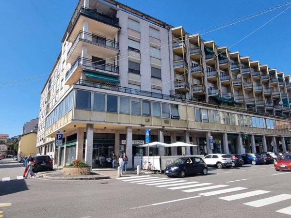 appartamento in vendita a Varese in zona Biumo