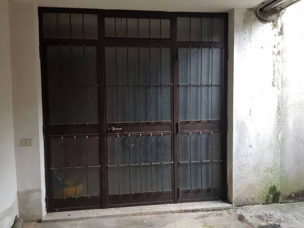 negozio in vendita a Varese in zona Ippodromo