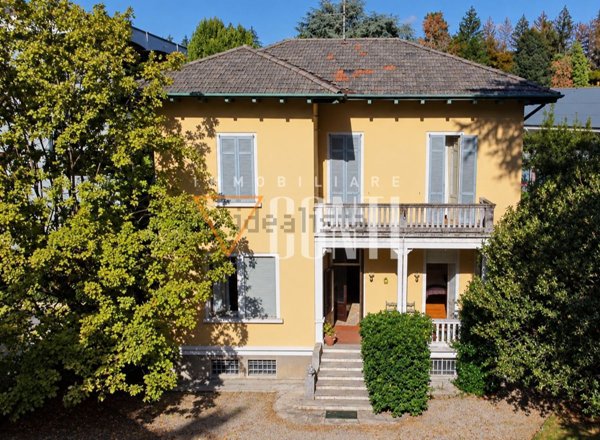 casa indipendente in vendita a Varese in zona Centro Città