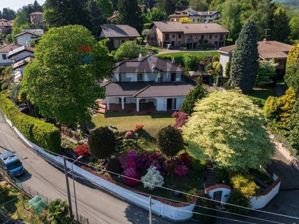 casa indipendente in vendita a Varese in zona Ippodromo