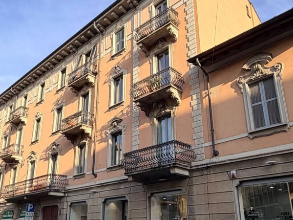 appartamento in vendita a Varese in zona Centro Città