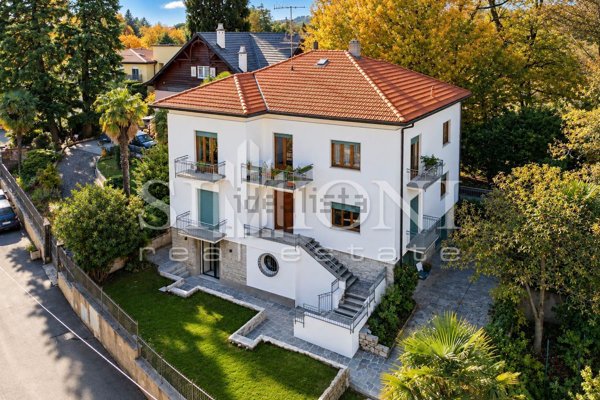 appartamento in vendita a Varese in zona Biumo