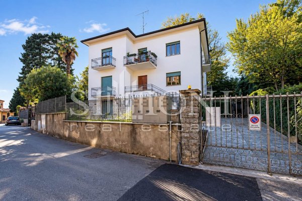 appartamento in vendita a Varese in zona Biumo
