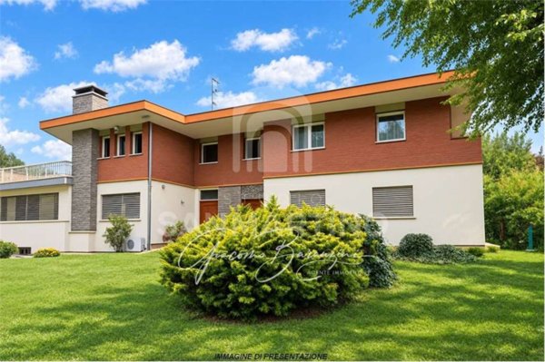 appartamento in vendita a Varese in zona Ippodromo