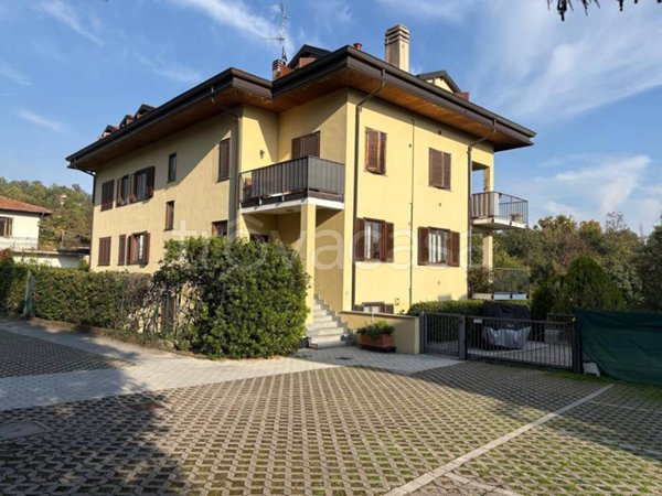 appartamento in vendita a Varese in zona Calcinate del Pesce