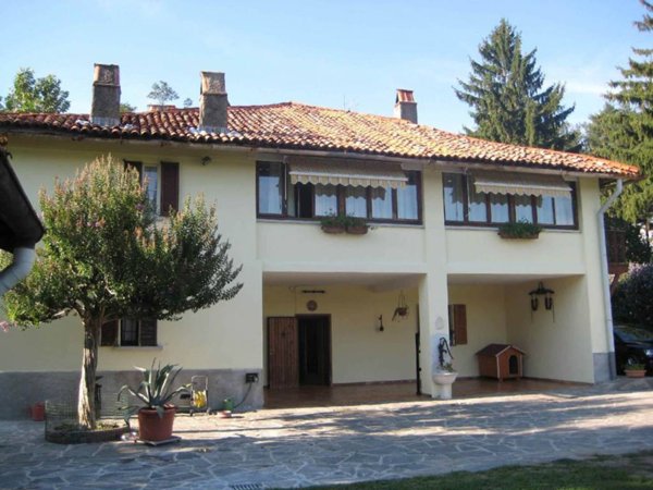 casa indipendente in vendita a Vedano Olona in zona Careno