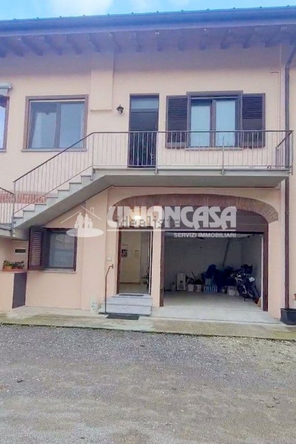 casa indipendente in vendita a Vedano Olona