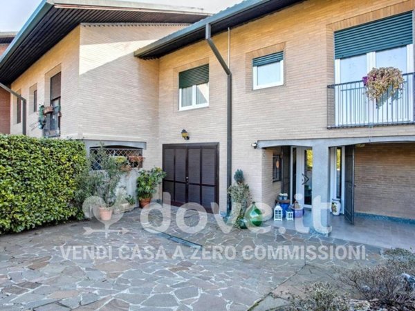 casa indipendente in vendita a Vedano Olona