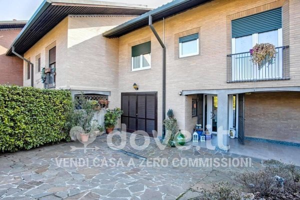 casa indipendente in vendita a Vedano Olona