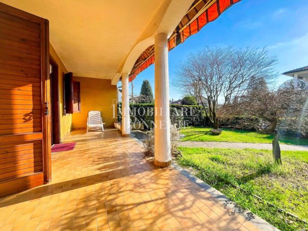casa indipendente in vendita a Vedano Olona