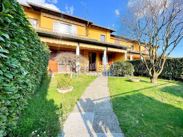 casa indipendente in vendita a Vedano Olona