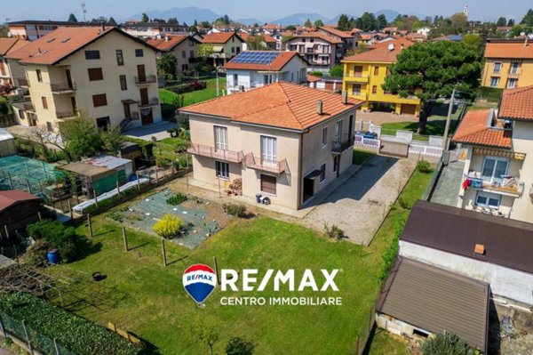 casa indipendente in vendita a Vedano Olona