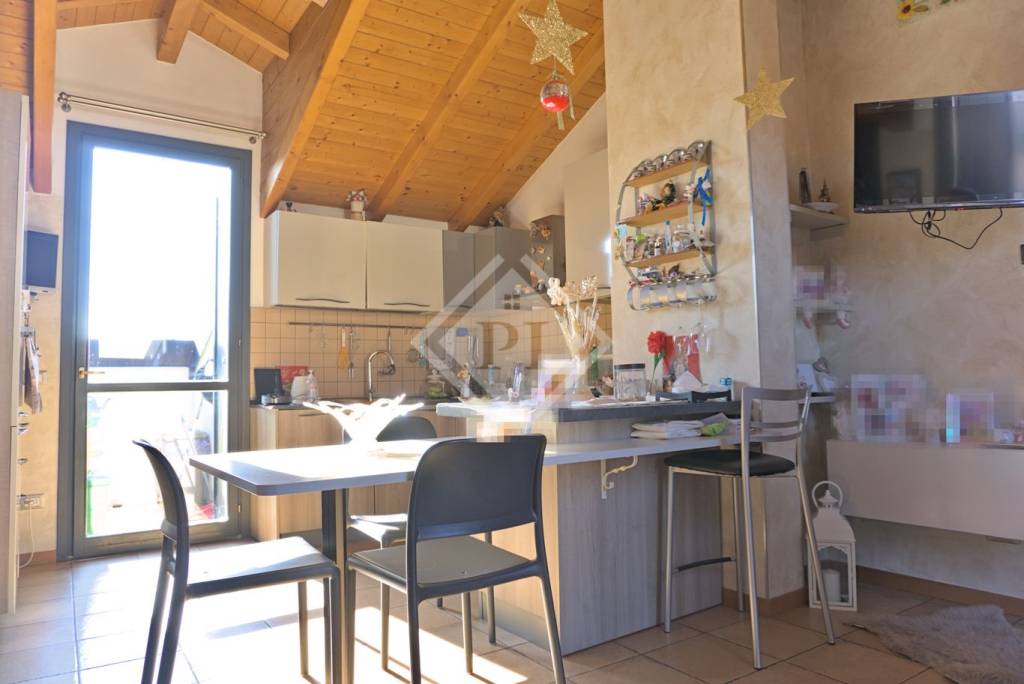 appartamento in vendita a Vedano Olona