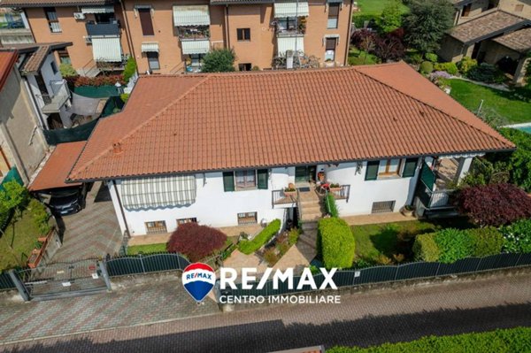 casa indipendente in vendita a Vedano Olona