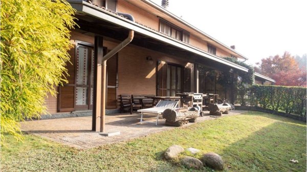 casa indipendente in vendita a Vedano Olona