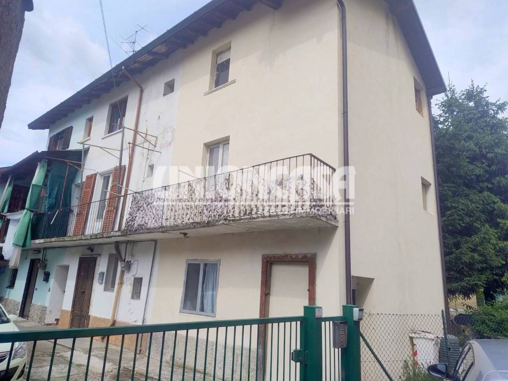 casa indipendente in vendita a Vedano Olona